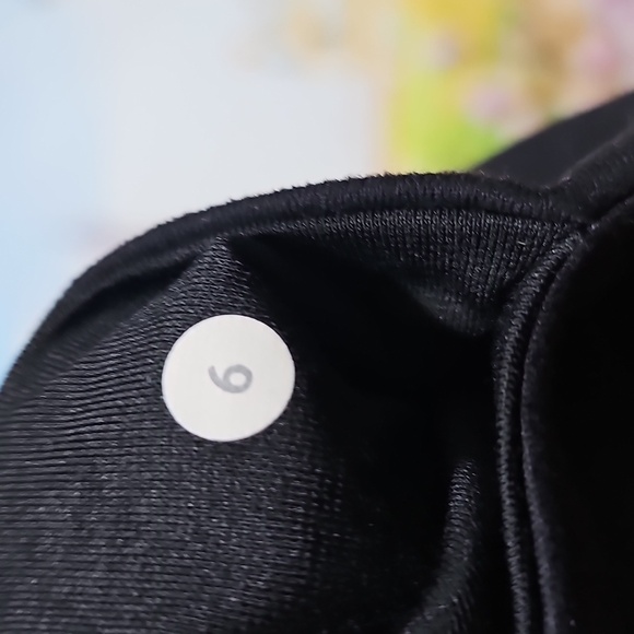 Lululemon Black Low-Waisted Leggings Size 6 - Picture 4 of 5